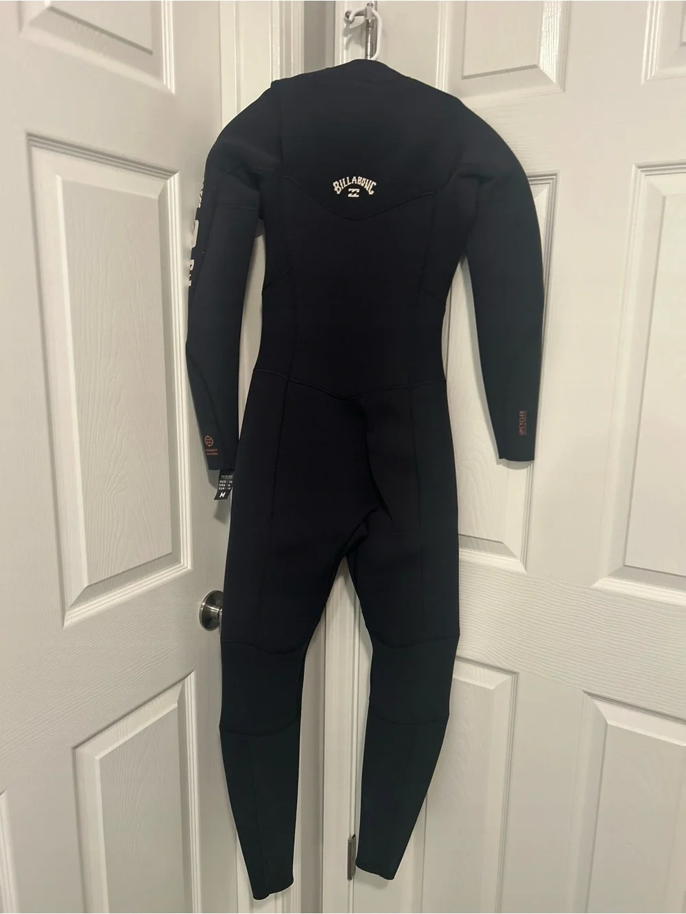 Billabong women’s synergy natural 3/2 chest zip wetsuit  size M